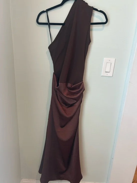 One-Shoulder Chocolate Brown Satin Evening Gown - Picture 4 of 4
